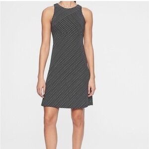 Athleta Santorini Thera Dress Black White Stripe Sleeveless Midi 228764 Womens M